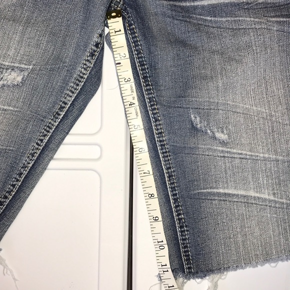 Amethyst Frayed Cut-off Jean Shorts - Picture 5 of 8